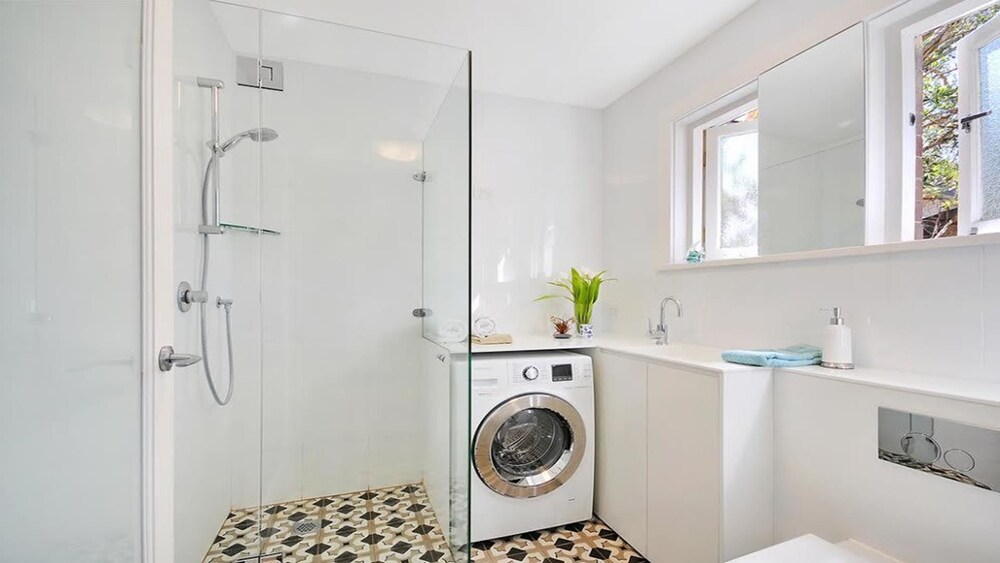 The Apartment Service CRES5