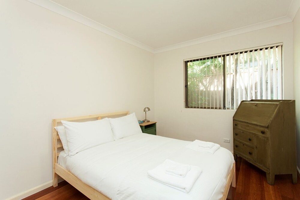 The Apartment Service RAND2
