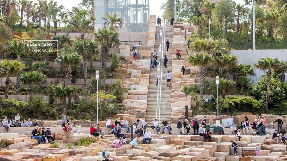 Entire House one Minutes Walk to the Harbour Bridge