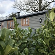 Top 10 Hotels Near Diggerland Cullompton Expedia Dreamhuts Retreat Shepherds Bliss