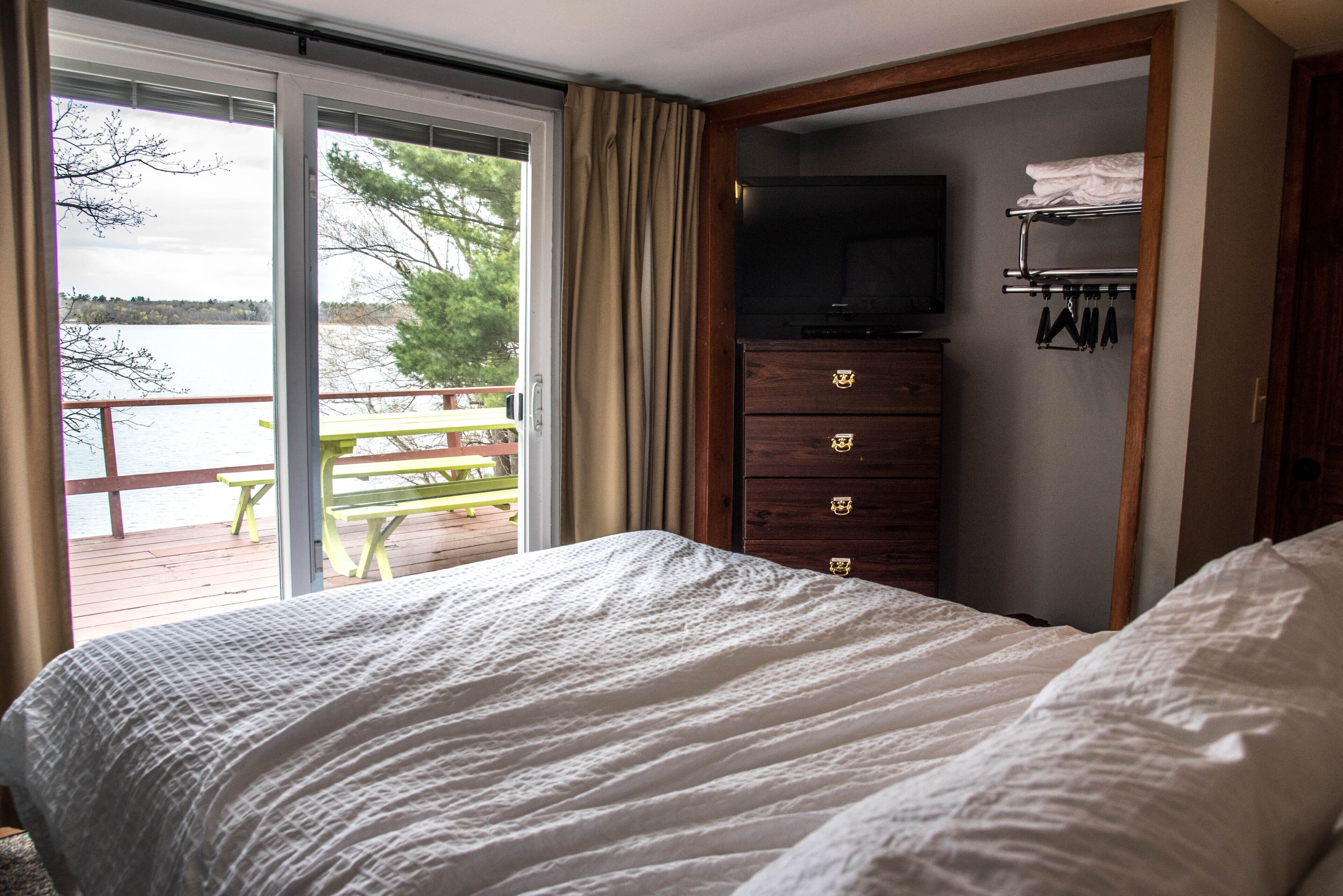 Cozy Cabin Vacation Rental on South Long Lake, Brainerd, Mn. in Brainerd, United States