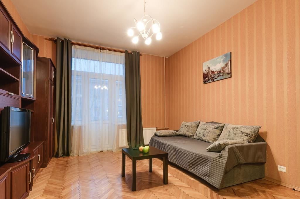 2-х комнатная квартира в центре петербурга. квартира недорогая. бронирование квартиры в санкт. Sutki rent на большой конюшенной 25. бронирование квартиры спб.