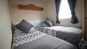 1 bedroom, iron/ironing board, linens