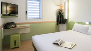 Desk, blackout drapes, free WiFi, linens