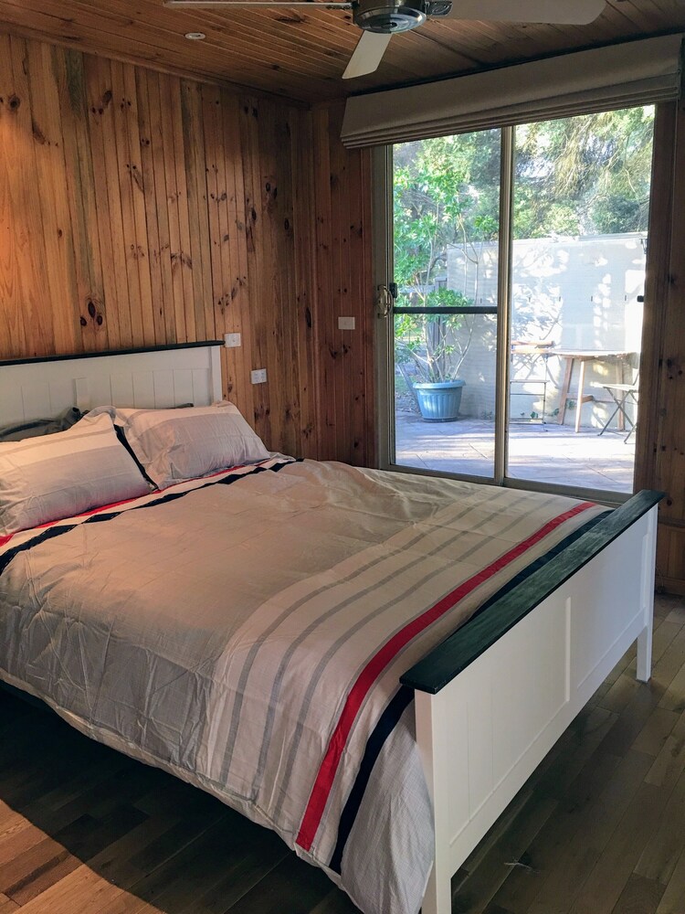 Romantic Lakeside Getaway with Spa Pet Friendly 20 OFF Deals