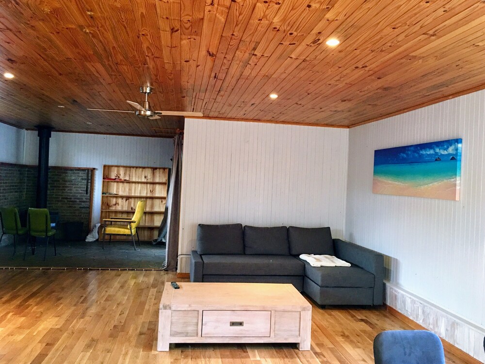 Romantic Lakeside Getaway with Spa Pet Friendly 20 OFF Deals