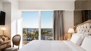 In-room safe, desk, blackout drapes, soundproofing