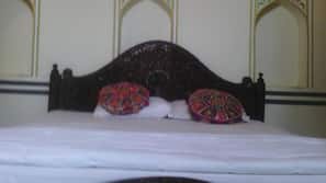 1 bedroom, premium bedding, free WiFi