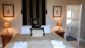 Premium bedding, in-room safe, iron/ironing board, free WiFi
