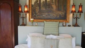 Premium bedding, in-room safe, iron/ironing board, free WiFi