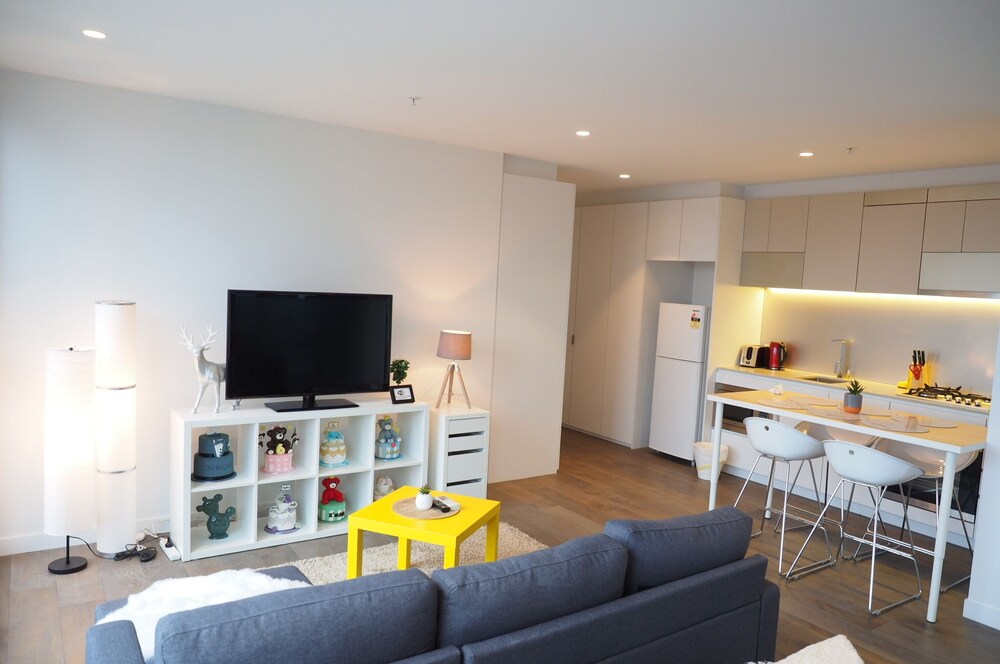 The Fifth Apartment