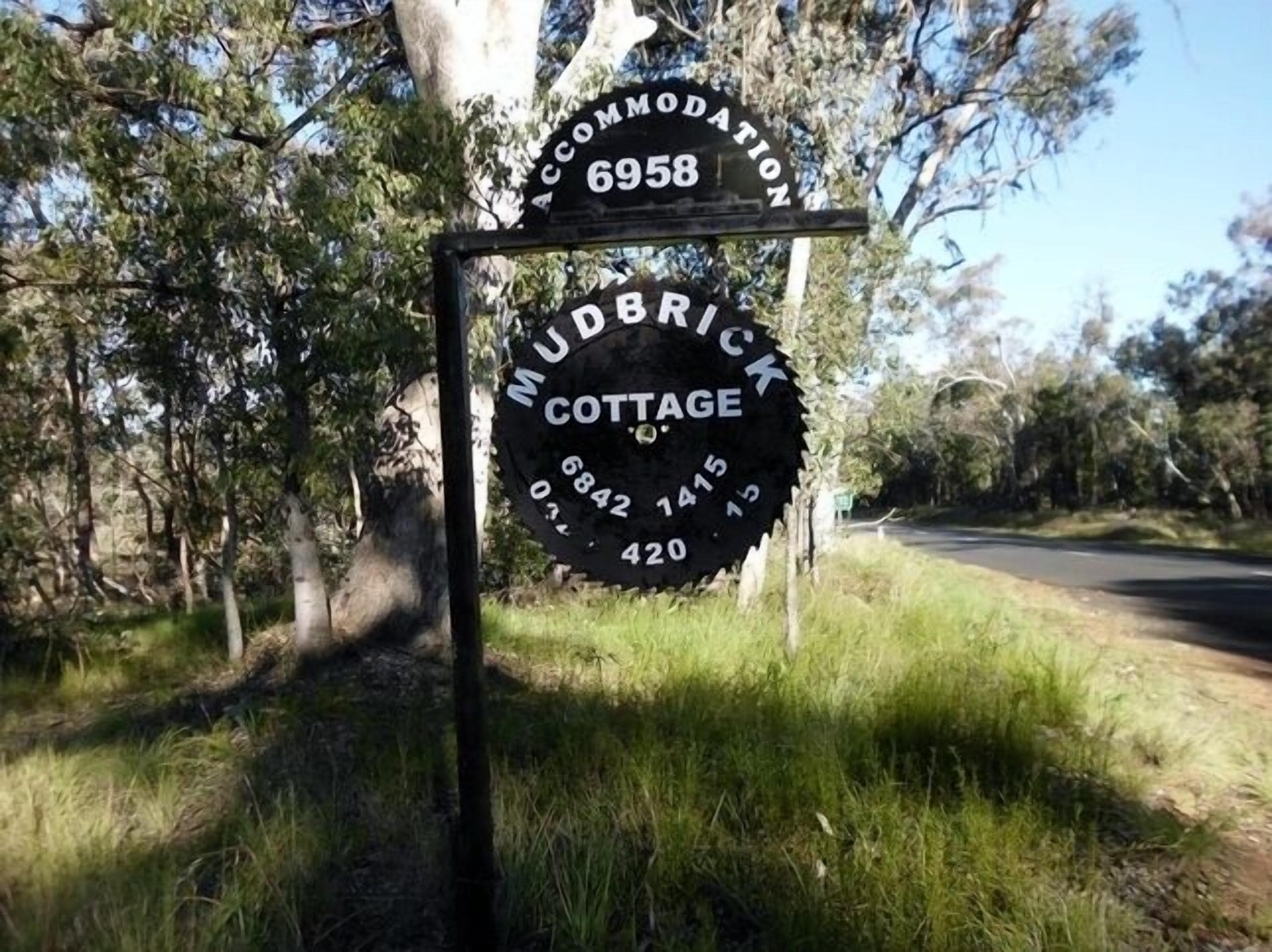 Coona Mudbrick Cotttage