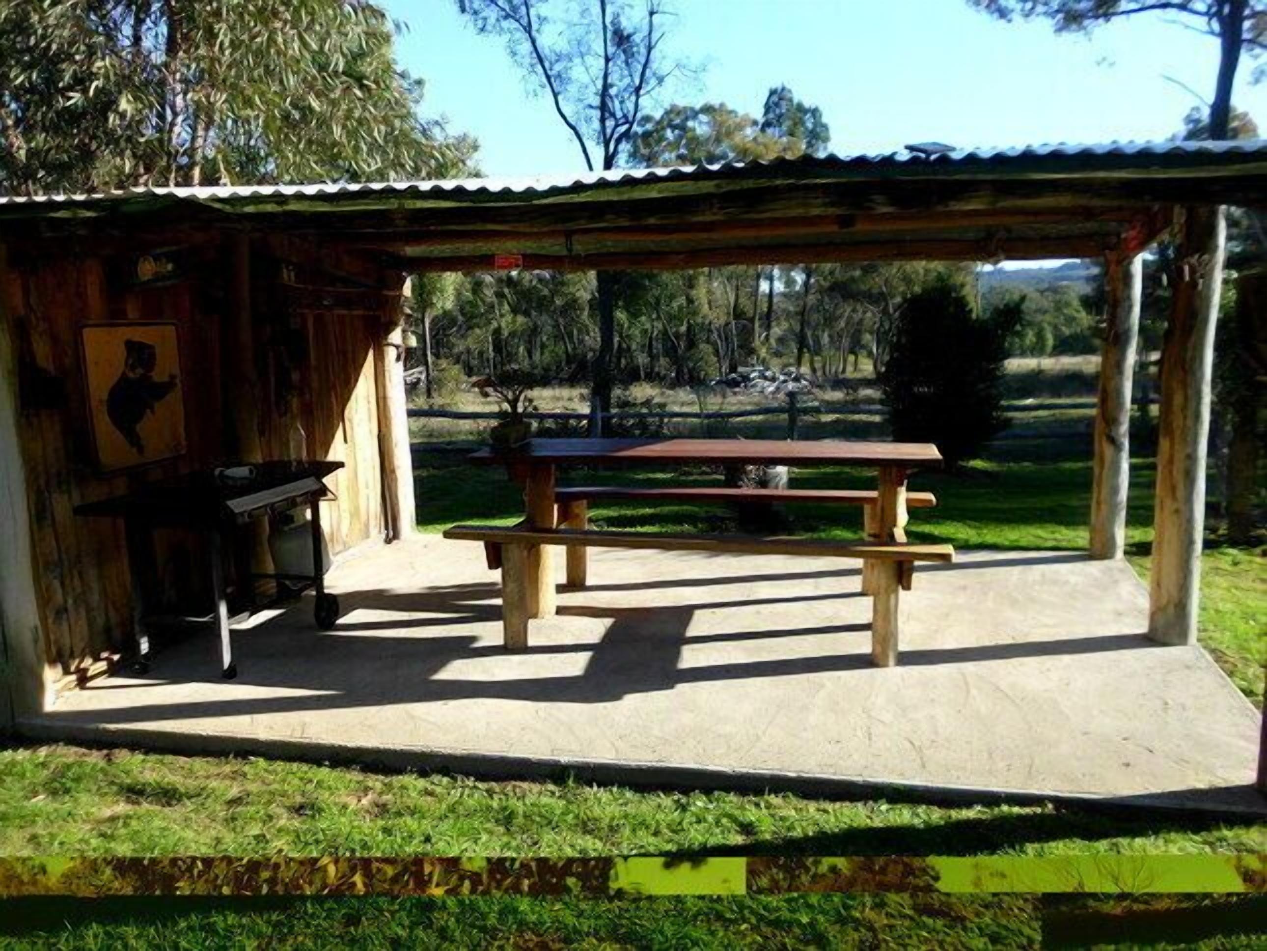 Coona Mudbrick Cotttage