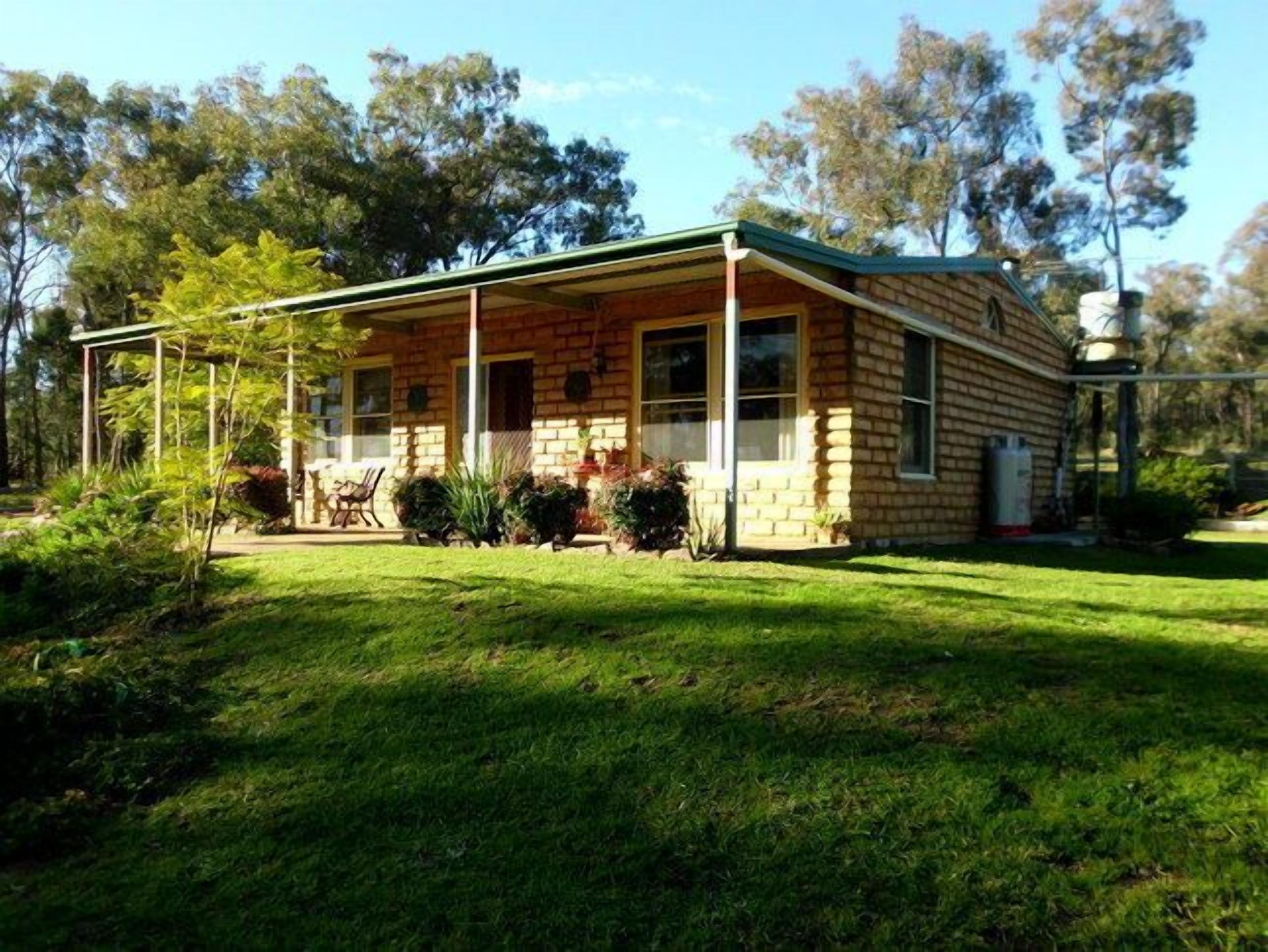 Coona Mudbrick Cotttage