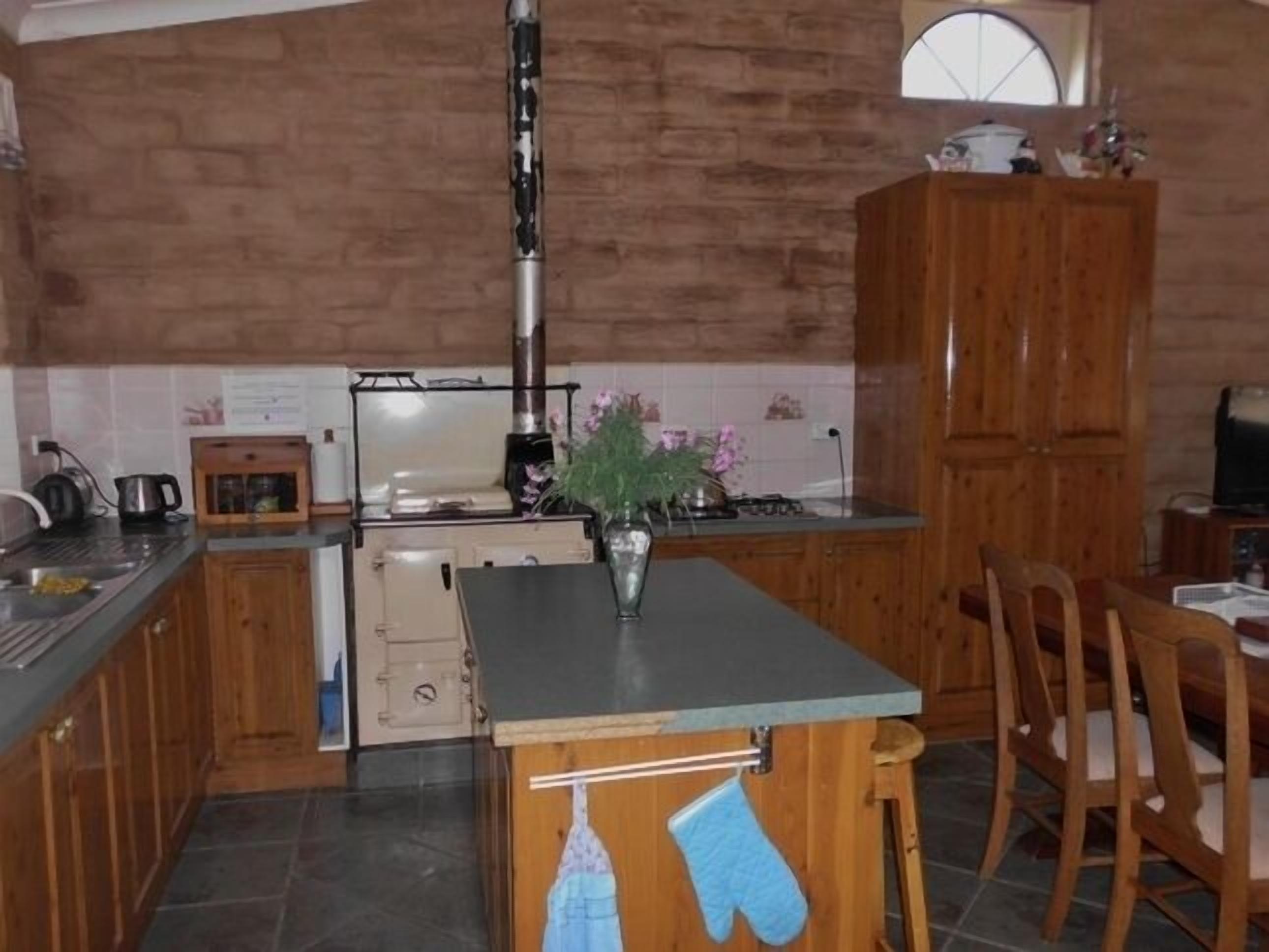 Coona Mudbrick Cotttage