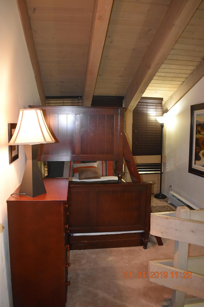 FIRESIDE IN THE VILLAGE- SLPS 6; apprx 100 ft from GONDALA Location ...