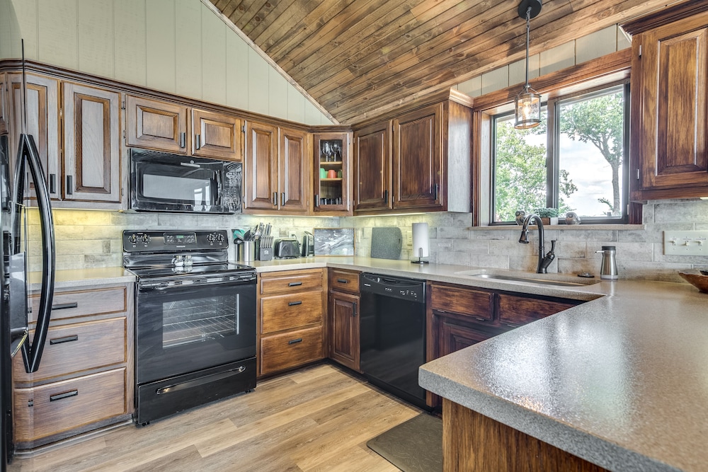 Private kitchen, Spectacular 180° Views from Lakefront Beaver Point Lodge on Stunning Beaver Lake