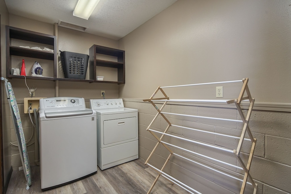 Laundry room, Spectacular 180° Views from Lakefront Beaver Point Lodge on Stunning Beaver Lake