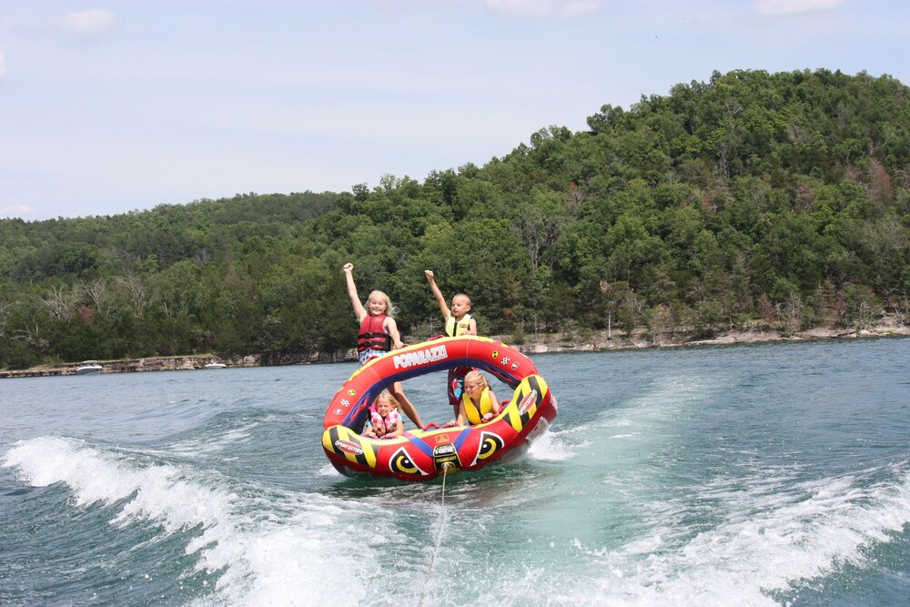 Spectacular 180° Views from Lakefront Beaver Point Lodge on Stunning Beaver Lake