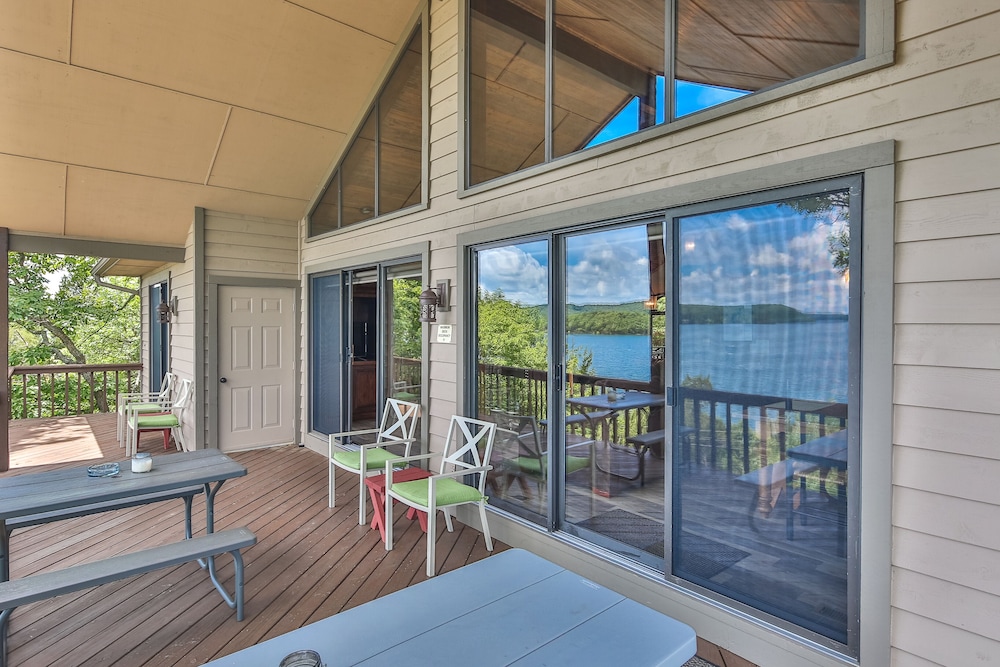 Terrace/patio, Spectacular 180° Views from Lakefront Beaver Point Lodge on Stunning Beaver Lake