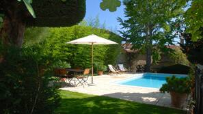 Piscine extérieure (ouverte en saison)