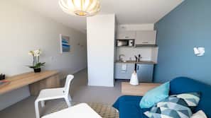 Premium bedding, in-room safe, desk, iron/ironing board