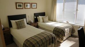 Desk, iron/ironing board, free WiFi, linens