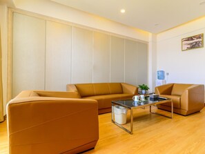 Superior Suite | Blackout drapes, iron/ironing board, free WiFi