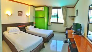 Minibar, desk, free WiFi