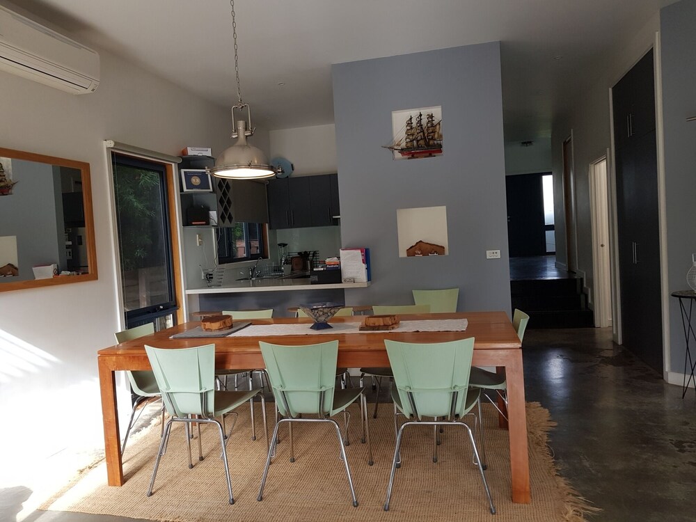 Retreat to Bay Breeze at Coronet Bay