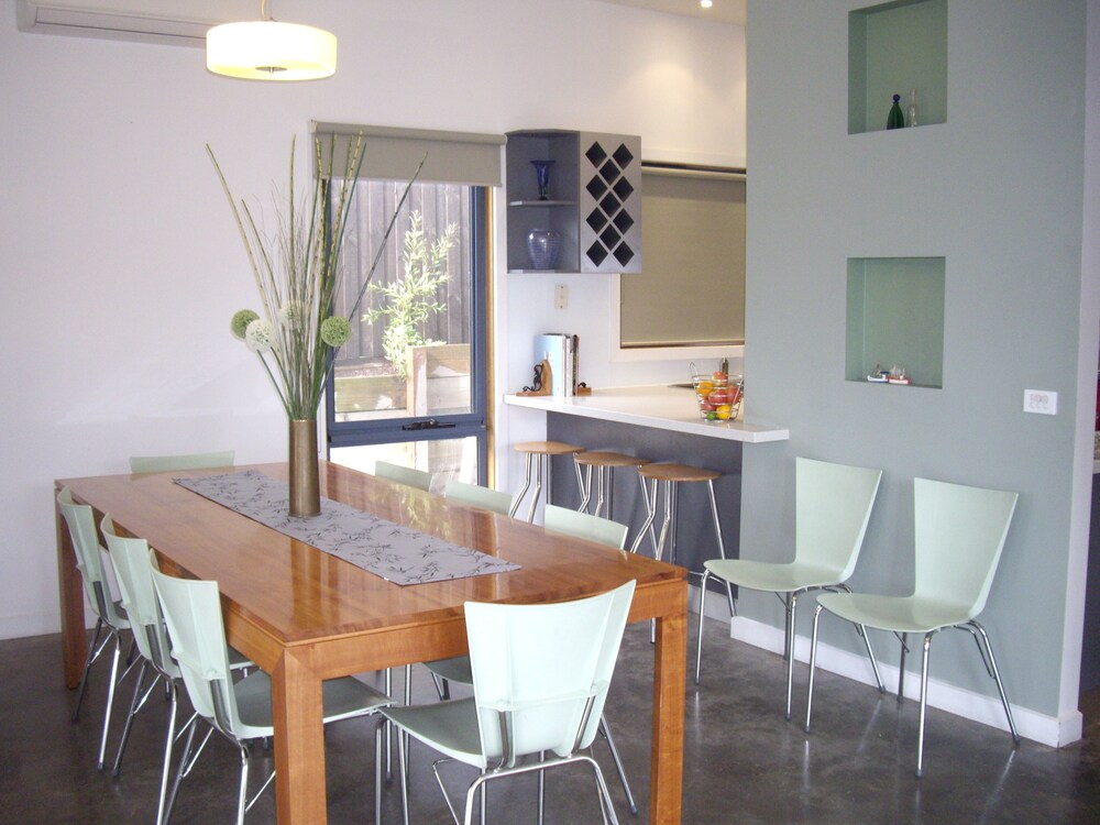 Retreat to Bay Breeze at Coronet Bay