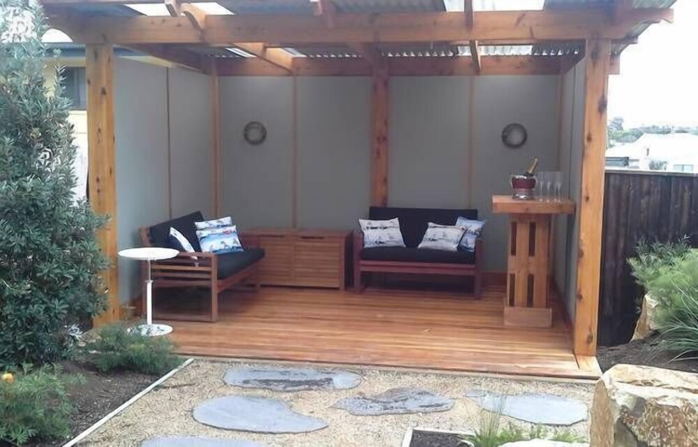 Retreat to Bay Breeze at Coronet Bay