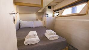 3 bedrooms, iron/ironing board, Internet, linens