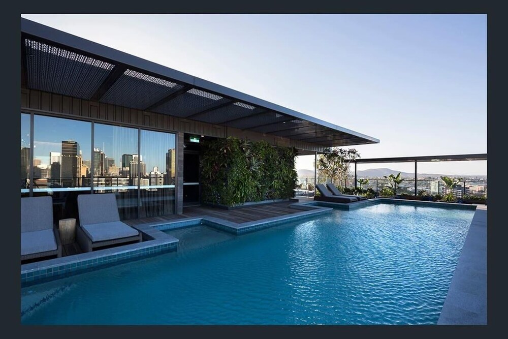 High End Living Across From Convention Centre