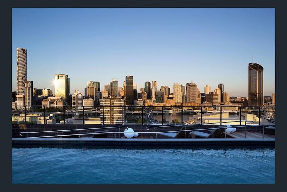 High End Living Across From Convention Centre