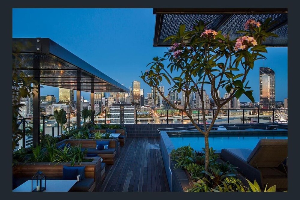 High End Living Across From Convention Centre