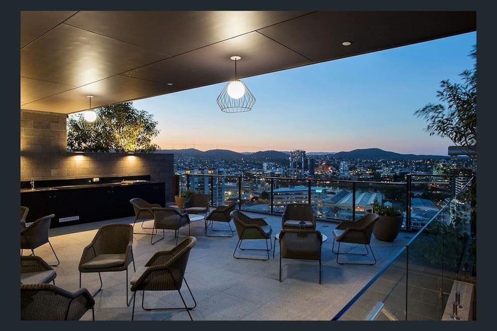 High End Living Across From Convention Centre