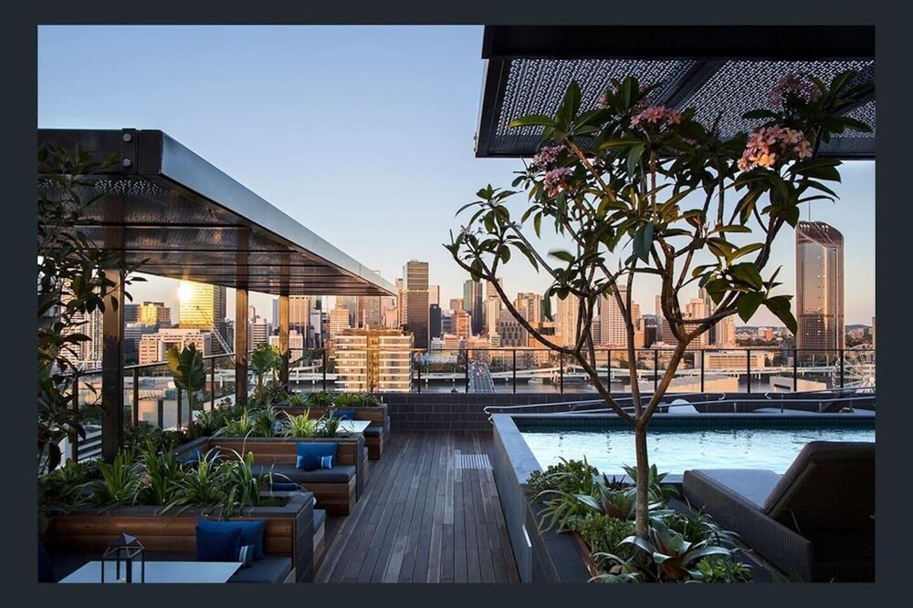High End Living Across From Convention Centre