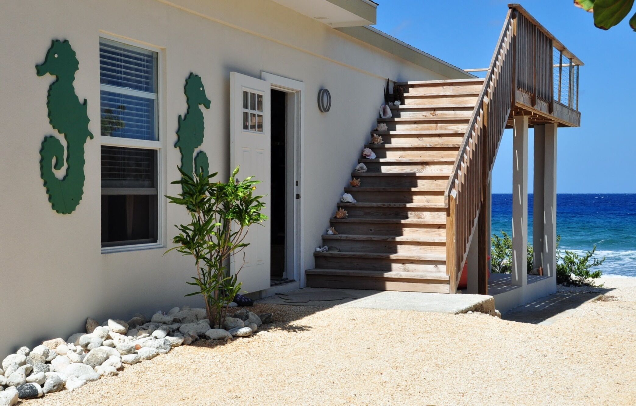 Hammock Moon - A Cayman Brac Gem!! in Tibbett's Turn in Tibbetts Turn, Cayman Islands