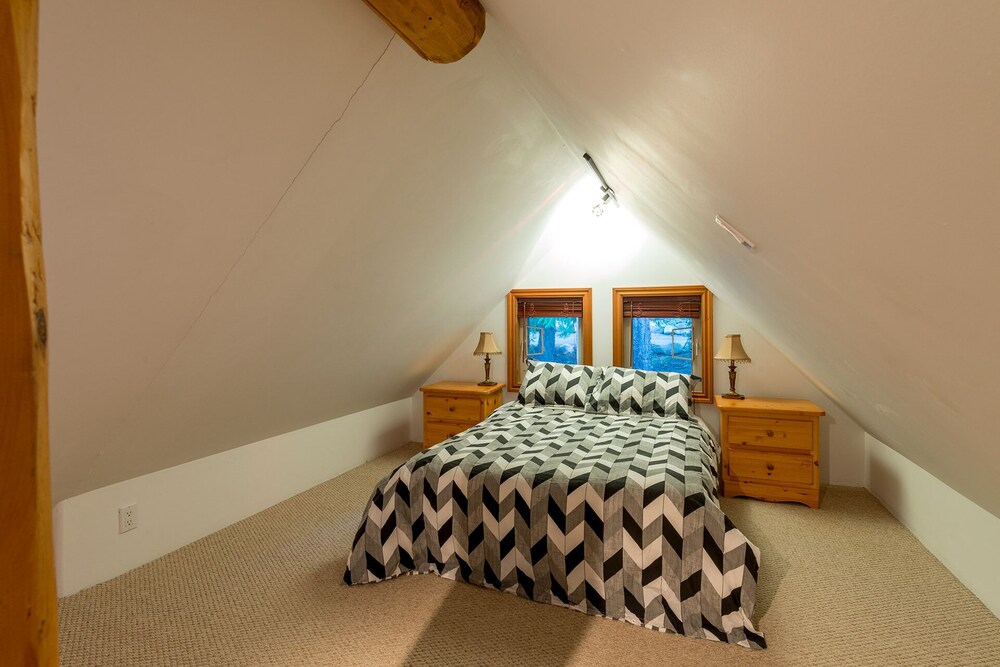 Lakefront Private Log Cabin Close To Pemberton The Bunkhouse In