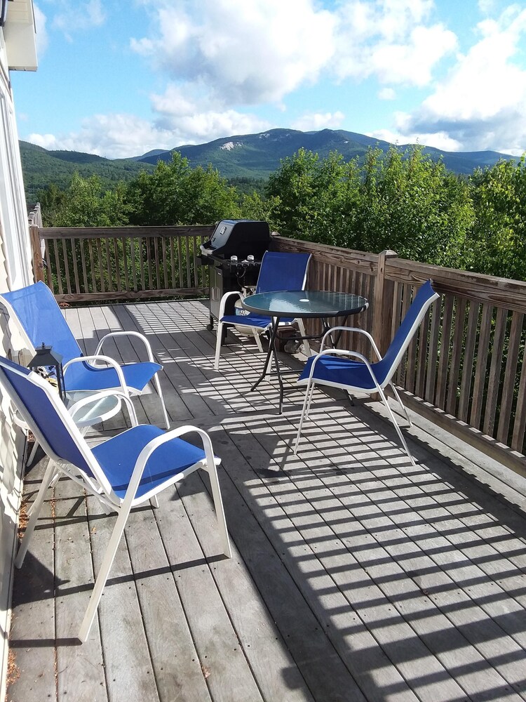 Luxury Townhouse, Amazing views of the White Mountains, minutes off of I93,