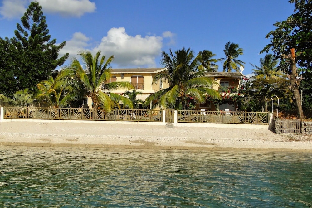 Beautiful villa waterfront in Mauritius Tombeau Bay in Tombeau Bay
