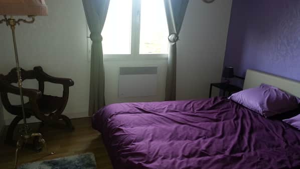 3 chambres, fer et planche à repasser, accès Internet, draps fournis