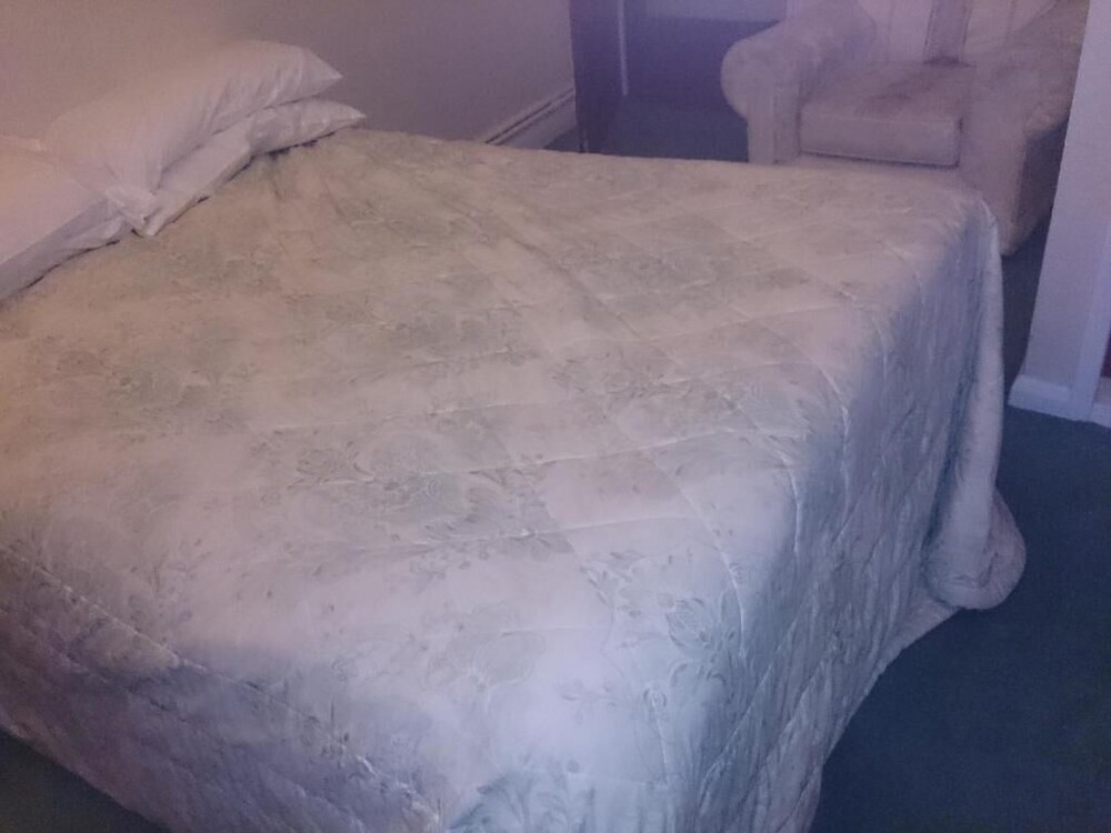 The Rose and Crown Hotel