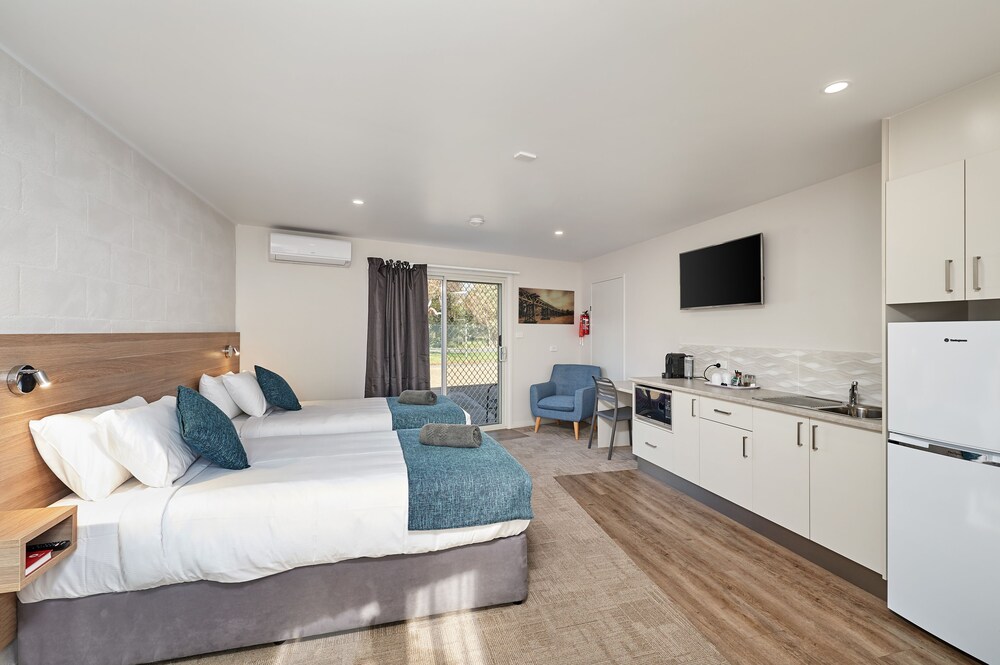 Extra beds, Gundagai Tourist Suites