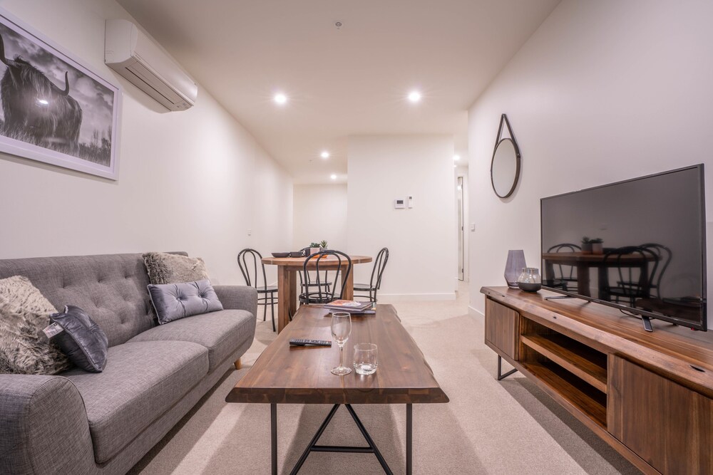 Poplar Apartments