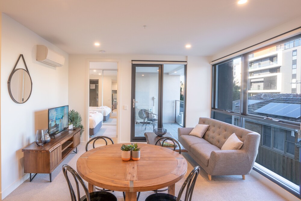Poplar Apartments