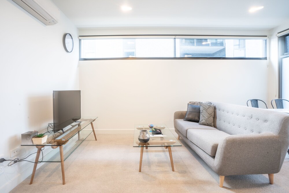 Poplar Apartments