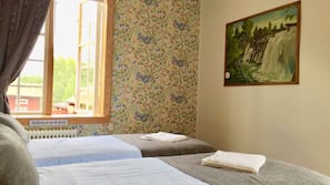 Blackout drapes, iron/ironing board, free WiFi, linens