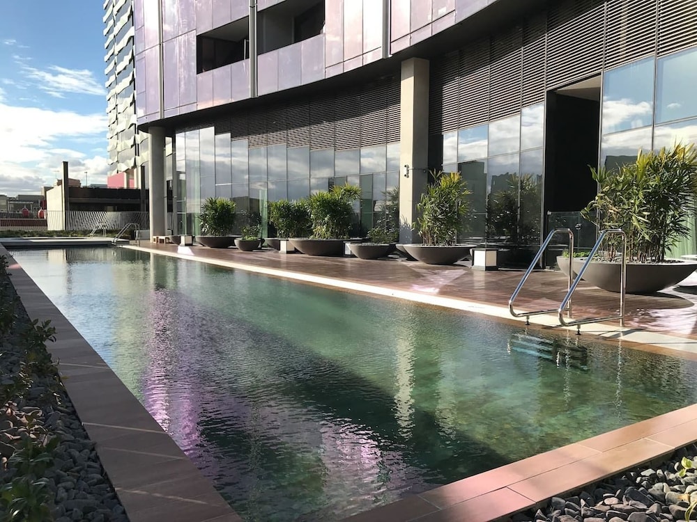 Central but quiet Free Wi-Fi and Netflix
